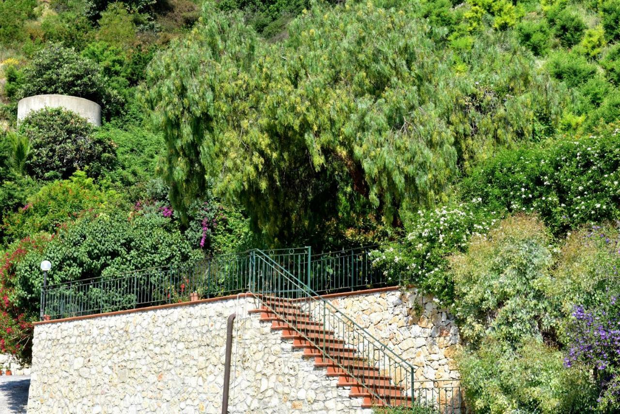 Agriturismo Un Mare Di Fiori Villa Ventimiglia Exterior photo